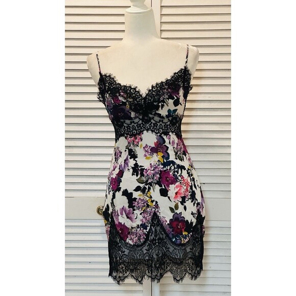 Bebe Women Pía Printed Silk Lined Dainty Laced Mini Dress Goth Whimsigoth Fairy - Picture 2 of 15